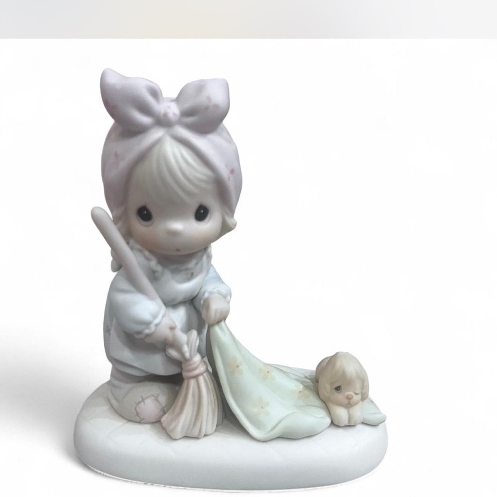 Precious Moments Figurine - ‘Sweep all your Worries Away’ -excellent condition!! - Picture 3 of 7